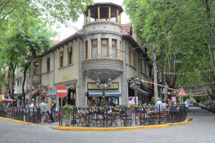 Se realizó un festival cultural y solidario en el Bajo de Vicente López