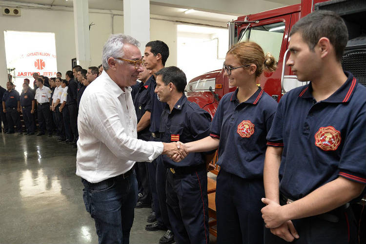 el intendente de Tigre durante su tradicional recorrida navideña por diferentes instituciones y dependencias municipales que brindarán servicio y atención durante la Nochebuena