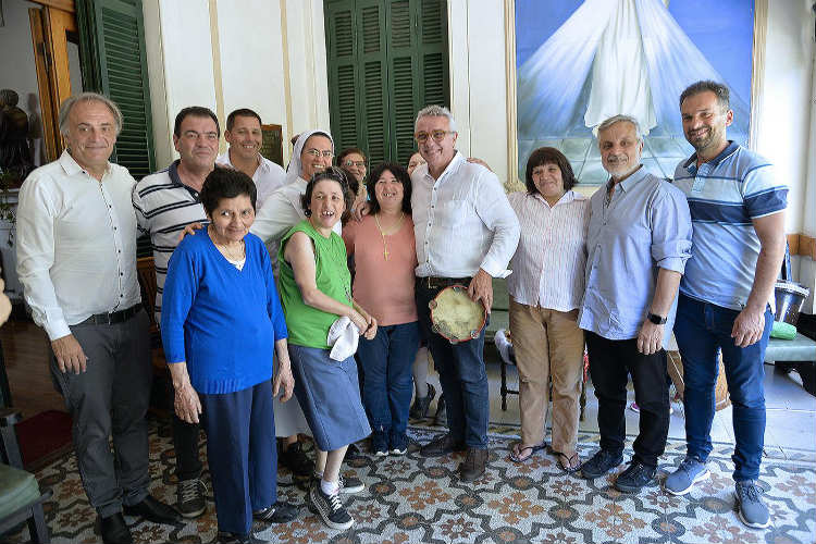 el intendente de Tigre durante su tradicional recorrida navideña por diferentes instituciones y dependencias municipales que brindarán servicio y atención durante la Nochebuena