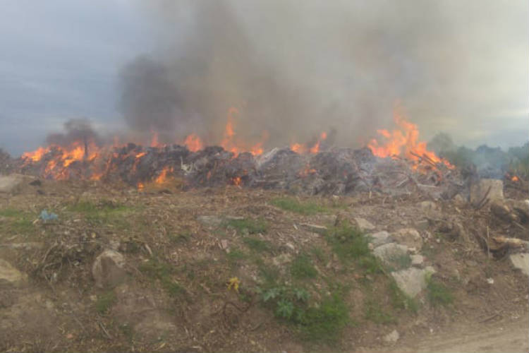Se extinguió el incendio en el bajo de San Isidro provocado por pirotecnia