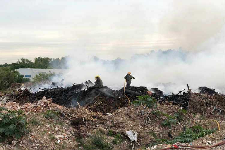 Se extinguió el incendio en el bajo de San Isidro provocado por pirotecnia