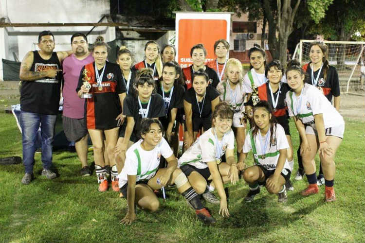 las chicas de los Polideportivos San Martín, Mariano Moreno y Zabala se consagraron campeonas en fútbol femenino