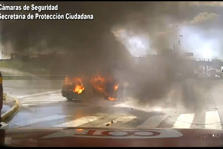 Controlan el incendio de una  camioneta en El Talar