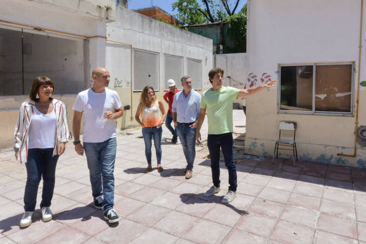 El Intendente de San Fernando recorrió la puesta en valor integral del establecimiento que el Municipio hace a nuevo mediante el Programa de Ayuda a Escuelas Provinciales 2020.
