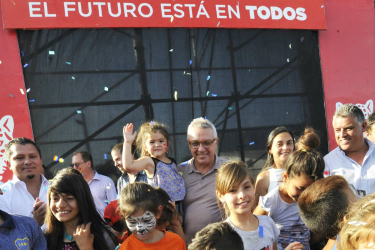 Julio Zamora inauguró la Plaza “La Paz” en Benavídez