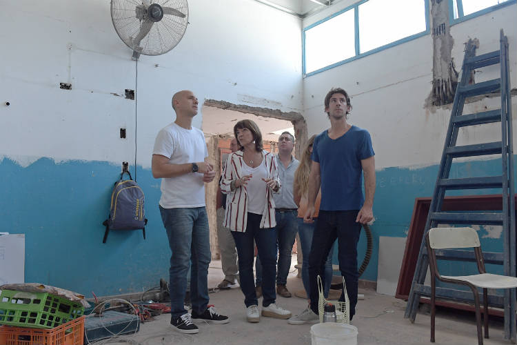 Juan Andreotti visitó la renovación total que San Fernando hace en la Escuela N°27