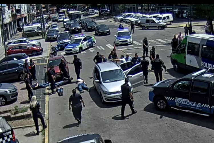 Dos detenidos gracias al Sistema de Identificación de Patentes de Vicente Lopéz.