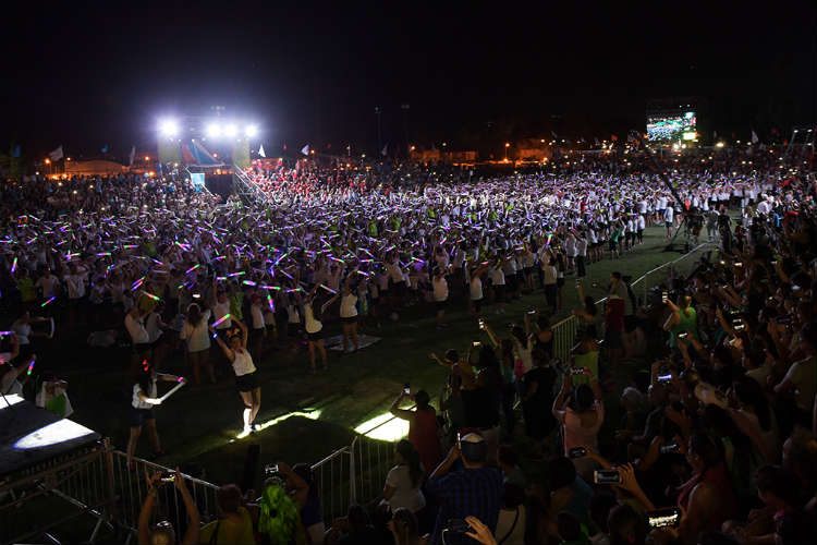 Juan Andreotti, junto a 15.000 personas, participó de una espectacular “Fiesta de Verano” de las Colonias.