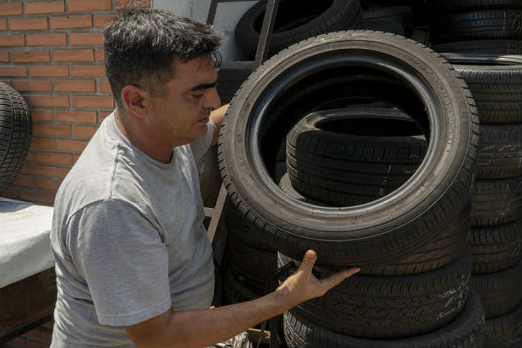 San Isidro: Operativo contra el dengue en gomerías