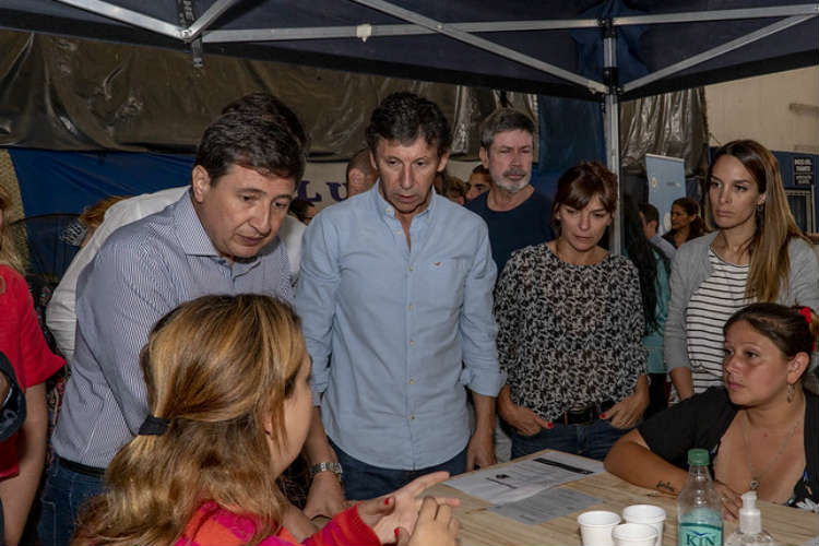 El intendente Gustavo Posse encabezó junto al ministro de Desarrollo Social, Daniel Arroyo, la entrega en el Club Atlético Boulogne. 
