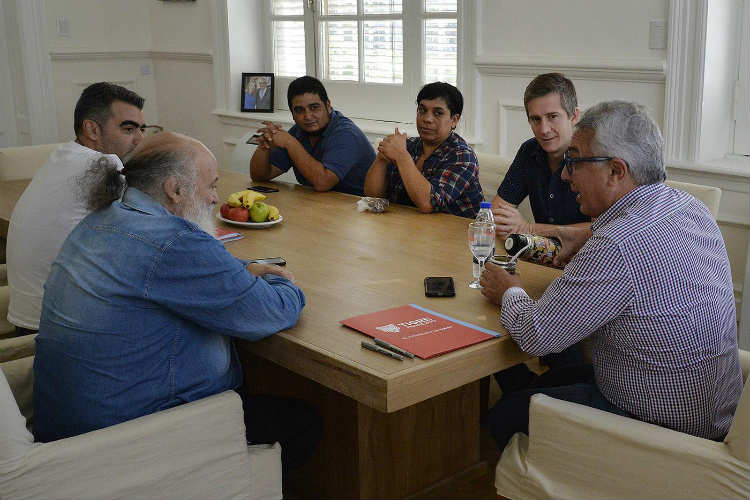 Tigre y el Ministerio de Desarrollo Social firmaron un convenio para realizar trabajos de pintura en escuelas de la ciudad Tigre y el Ministerio de Desarrollo Social firmaron un convenio para realizar trabajos de pintura en escuelas de la ciudad