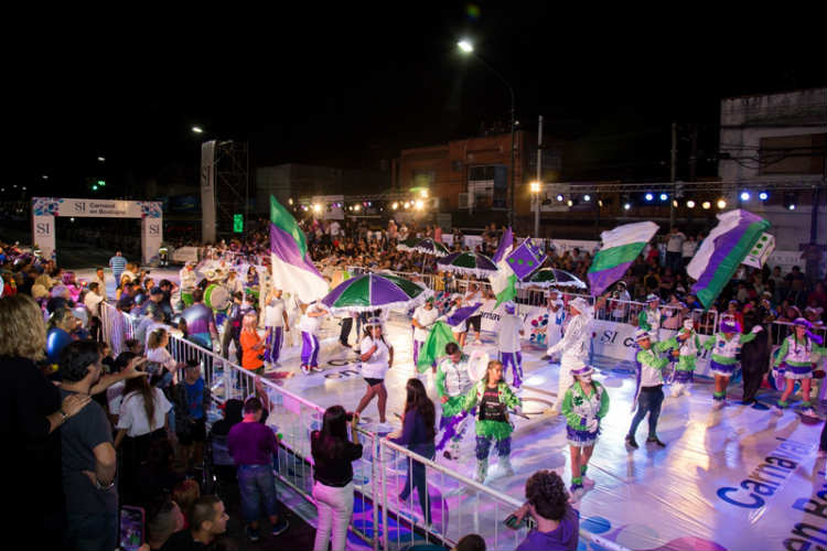 Más de 25 mil personas bailaron al ritmo del carnaval en San Isidro Más de 25 mil personas bailaron al ritmo del carnaval en San Isidro