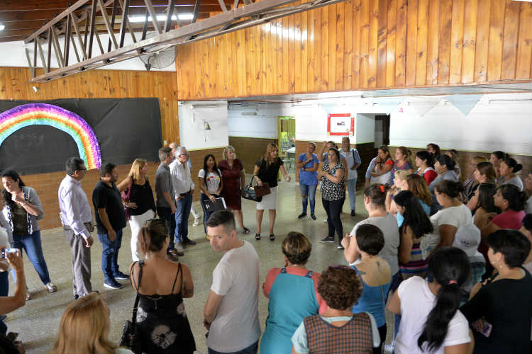 El intendente Julio Zamora comunicó el proyecto en una reunión con la comunidad educativa, donde detalló cómo se desarrollará el próximo ciclo lectivo durante las obras. La edificación se llevará adelante con fondos del Municipio, en el mismo predio de la EET N°4 y el jardín de infantes N°923.