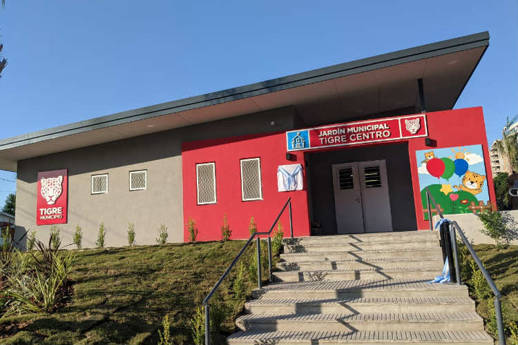 Julio Zamora inauguró el Jardín Municipal de Tigre centro