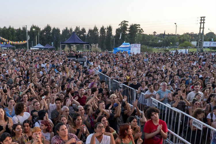 Una multitud disfruto en San Isidro del Parador Konex Una multitud disfruto en San Isidro del Parador Konex