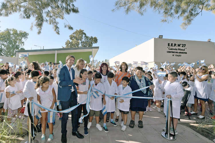 Juan Andreotti inauguró la segunda escuela provincial renovada por el Municipio de San Fernando Juan Andreotti inauguró la segunda escuela provincial renovada por el Municipio de San Fernando