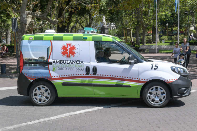 San Fernando presentó una nueva ambulancia para las escuelas del Distrito