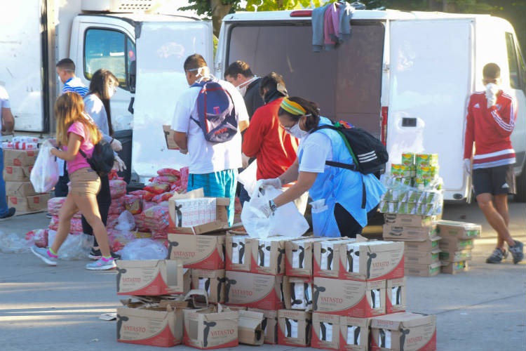 San Fernando envió alimentos a las escuelas de Isla para ayudar en la cuarentena