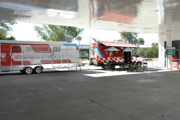 Zamora también presentó el nuevo Centro de Aislamiento de Emergencias de Tigre, ubicado en Troncos del Talar, un espacio de 11.000 metros cuadrados cedido por un empresario. Zamora también presentó el nuevo Centro de Aislamiento de Emergencias de Tigre, ubicado en Troncos del Talar, un espacio de 11.000 metros cuadrados cedido por un empresario.