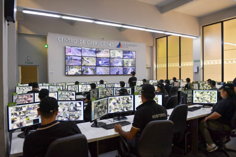San Fernando refuerza el monitoreo de cámaras de seguridad en la cuarentena obligatoria San Fernando refuerza el monitoreo de cámaras de seguridad en la cuarentena obligatoria
