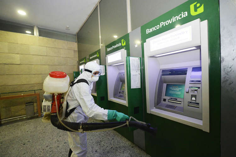 Tigre implementó un operativo de desinfección en zonas céntricas y bancos