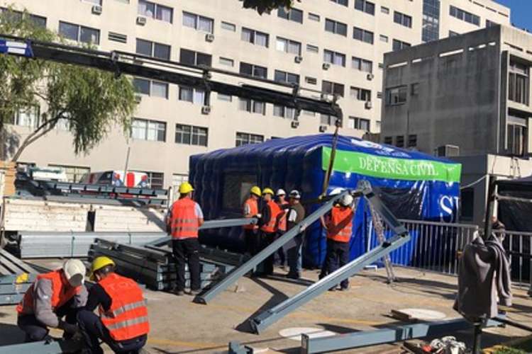 San Isidro construye dos módulos sanitarios por el coronavirus.