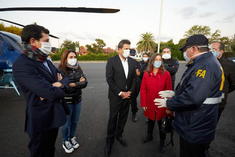 Wado de Pedro, Frederic y Massa sobrevolaron el AMBA y evaluaron el cumplimiento del aislamiento social Wado de Pedro, Frederic y Massa sobrevolaron el AMBA y evaluaron el cumplimiento del aislamiento social