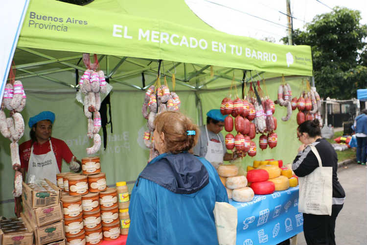 Para ahorrar en la compra de alimentos, sigue el Mercado en tu Barrio en San Isidro