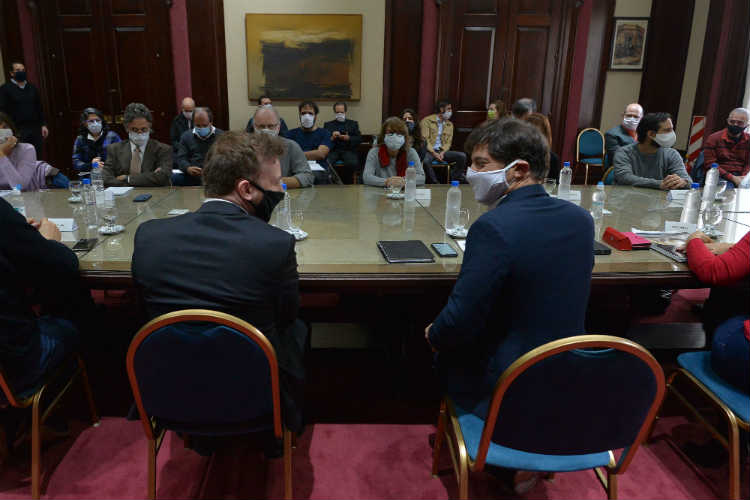 Kicillof encabezó el encuentro con el Comité de Expertos de la Provincia