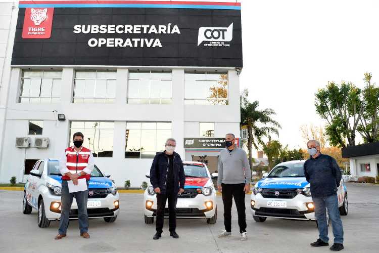 Julio Zamora presentó nuevos móviles para el sistema de salud de Tigre