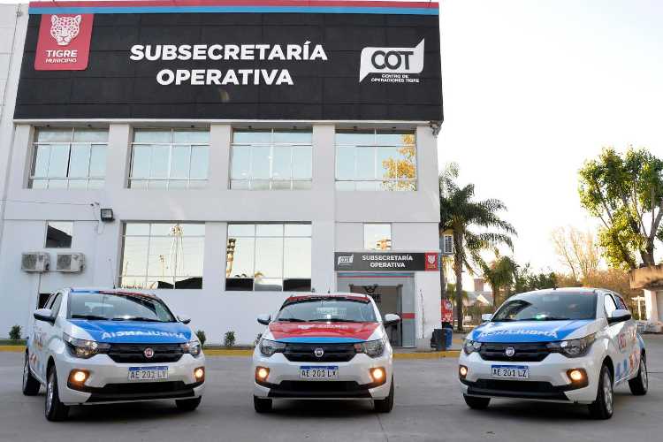 Julio Zamora presentó nuevos móviles para el sistema de salud de Tigre