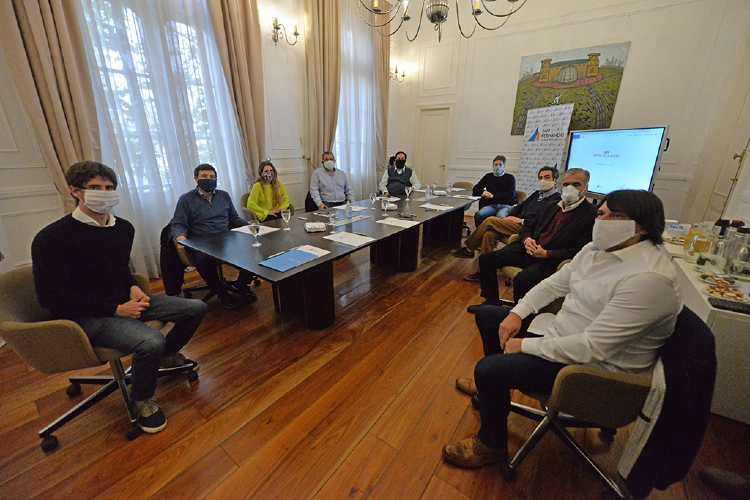 El Intendente de San Fernando y el Ministro de Desarrollo Social acordaron la entrega de fondos para extender los espacios de primera infancia y una ayuda para la emergencia por el coronavirus. 
