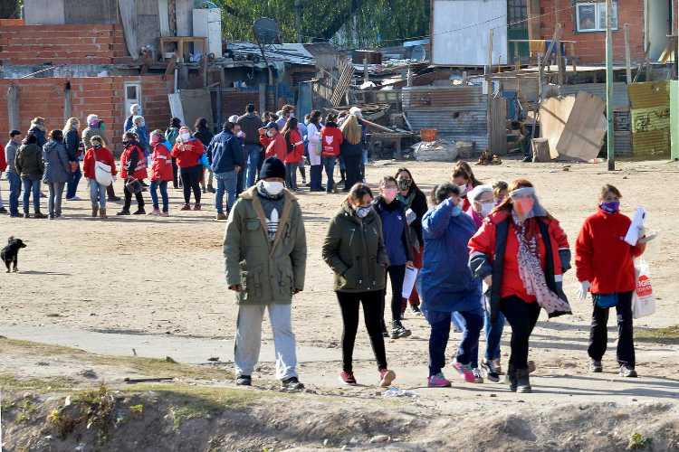 En Tigre realizaron un operativo para detectar casos sospechosos de Coronavirus en el barrio Alte Brown En Tigre realizaron un operativo para detectar casos sospechosos de Coronavirus en el barrio Alte Brown