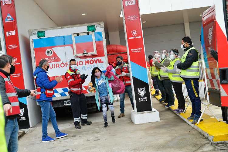 Veintisiete vecinos del barrio San Jorge de Tigre superaron el coronavirus y pudieron volver a sus casas Veintisiete vecinos del barrio San Jorge de Tigre superaron el coronavirus y pudieron volver a sus casas