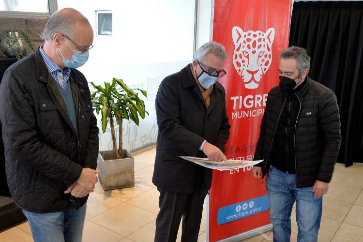 Participaron de la reunión realizada en Tigre el ministro de Salud bonaerense, Daniel Gollan, el ministro de Desarrollo de la Comunidad bonaerense, Andrés Larroque, el intendente local, Julio Zamora, junto a otros funcionarios. Participaron de la reunión realizada en Tigre el ministro de Salud bonaerense, Daniel Gollan, el ministro de Desarrollo de la Comunidad bonaerense, Andrés Larroque, el intendente local, Julio Zamora, junto a otros funcionarios.