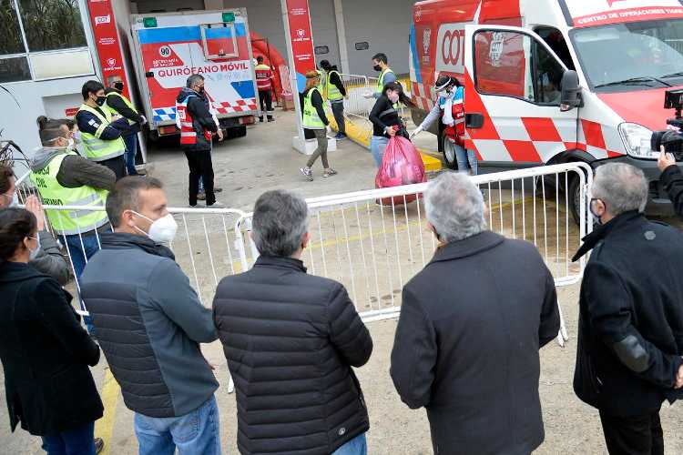 Participaron de la reunión realizada en Tigre el ministro de Salud bonaerense, Daniel Gollan, el ministro de Desarrollo de la Comunidad bonaerense, Andrés Larroque, el intendente local, Julio Zamora, junto a otros funcionarios. Participaron de la reunión realizada en Tigre el ministro de Salud bonaerense, Daniel Gollan, el ministro de Desarrollo de la Comunidad bonaerense, Andrés Larroque, el intendente local, Julio Zamora, junto a otros funcionarios.