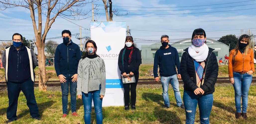 Concejales del FR de Tigre entregaron tarjetas telefónicas a vecinos del Barrio San Jorge