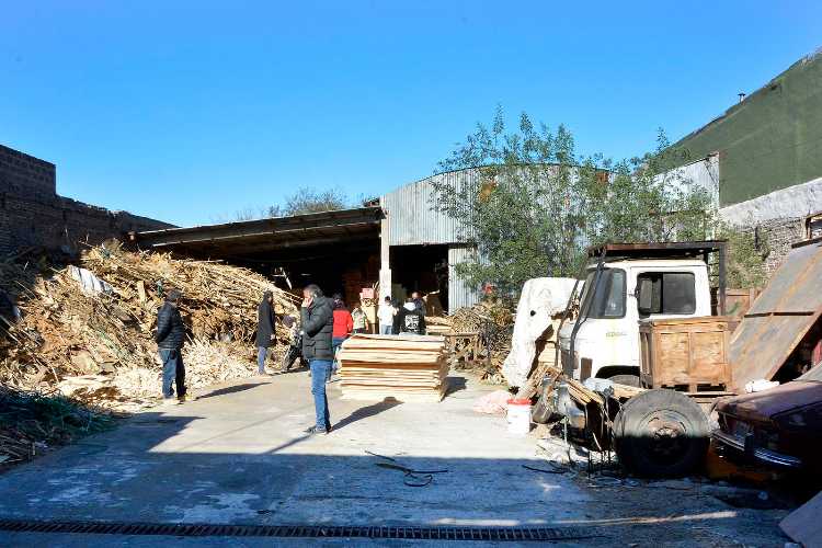 Tigre clausuró una fábrica de muebles sin habilitación en Las Tunas