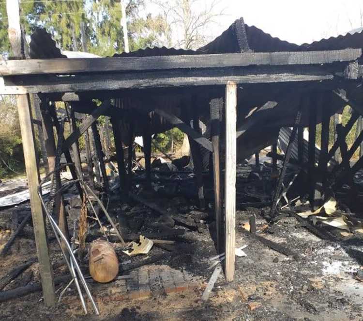 Explosión e incendio en una casa del Delta de Tigre