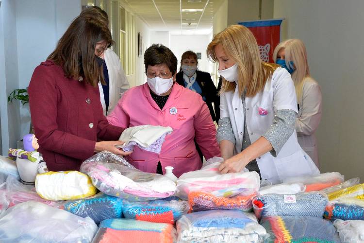 El Hospital Materno Infantil de Tigre recibió una donación de las Damas Rosadas