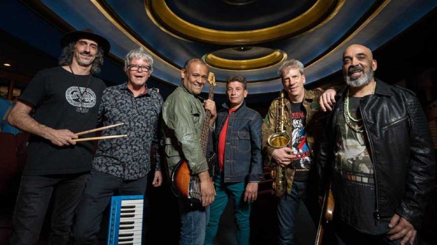 La Nueva formación de Los Abuelos de la Nada lanza otra versión de Costumbres argentinas La Nueva formación de Los Abuelos de la Nada lanza otra versión de Costumbres argentinas