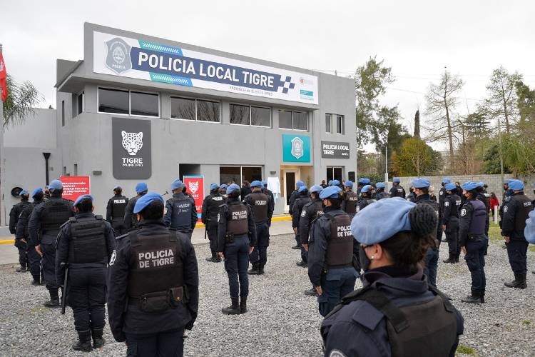 Julio Zamora y Sergio Berni inauguraron la nueva sede de la Policía Local de Tigre Julio Zamora y Sergio Berni inauguraron la nueva sede de la Policía Local de Tigre