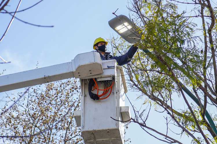 Vicente López ya reparó más de 40 mil luminarias