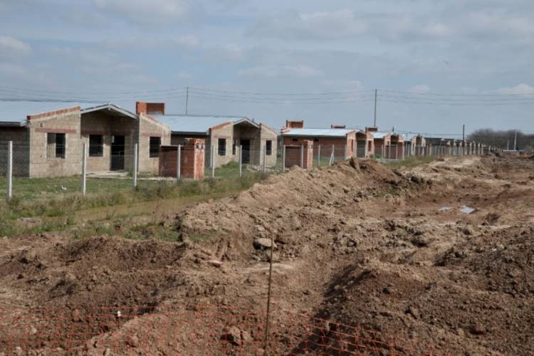 Avanza el plan de viviendas en Escobar con obras en el barrio Amancay