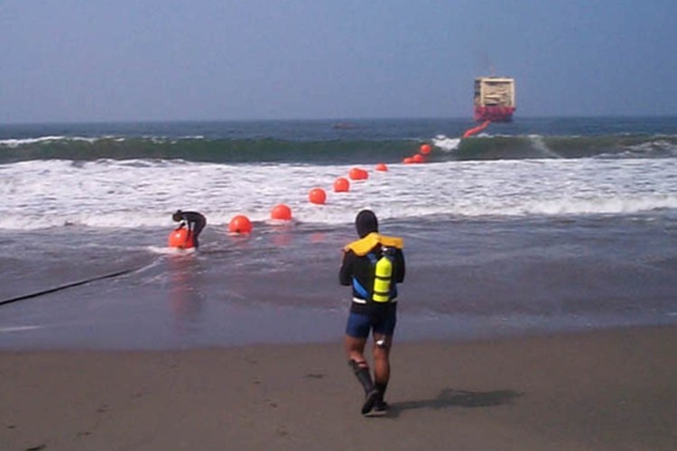 Privados invierten US$ 10 millones para tender red de fibra óptica propia entre Tigre y Las Toninas Privados invierten US$ 10 millones para tender red de fibra óptica propia entre Tigre y Las Toninas