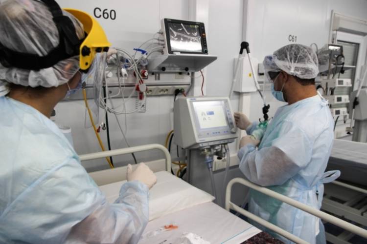 La provincia creó una unidad de gestión centralizada de camas para evitar la saturación del sistema sanitario