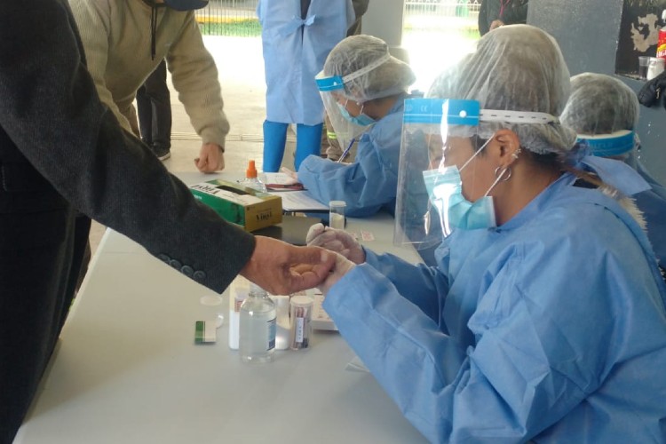 Otras 368 personas murieron y 25.157 fueron reportadas con coronavirus en las últimas 24 horas Otras 368 personas murieron y 25.157 fueron reportadas con coronavirus en las últimas 24 horas