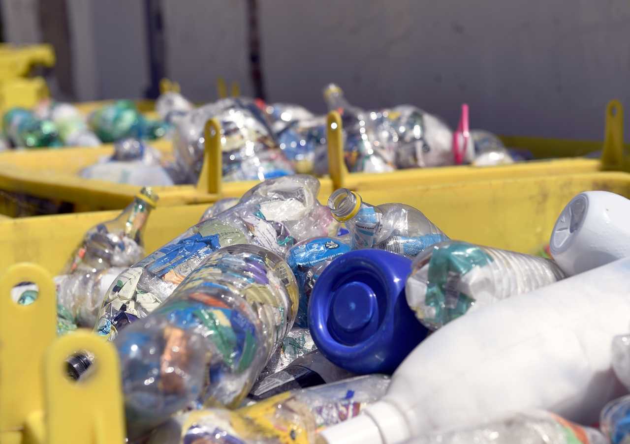San Fernando ya recicló 8 mil kilos de Botellas de Amor con plásticos de un solo uso
