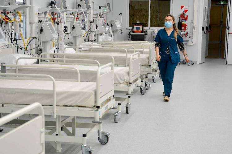 Advierten que en muchos hospitales de la provincia ya no quedan camas