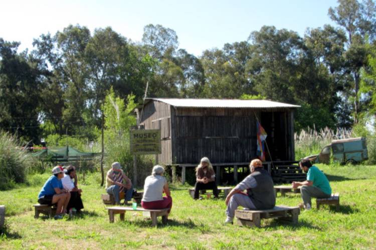 Pueblos Originarios de Tigre y Escobar pedirán a los intendentes apoyo a la producción y a su idioma Pueblos Originarios de Tigre y Escobar pedirán a los intendentes apoyo a la producción y a su idioma